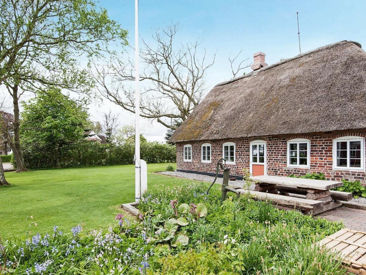 4 Person Holiday Home In Bredebro Ballum エクステリア 写真