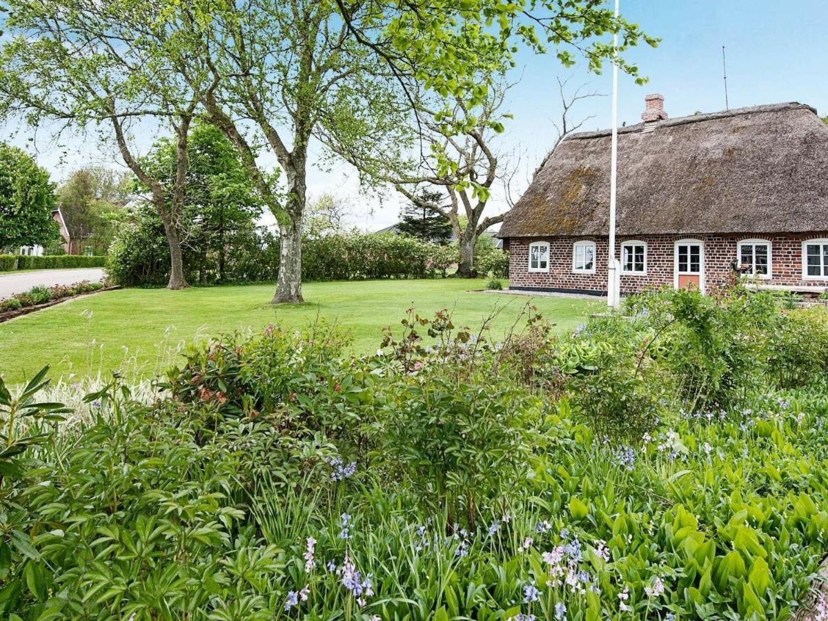 4 Person Holiday Home In Bredebro Ballum エクステリア 写真